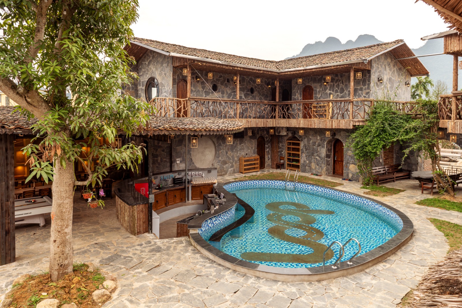 Loop Eco Stone House & Pool Bar Ha Giang