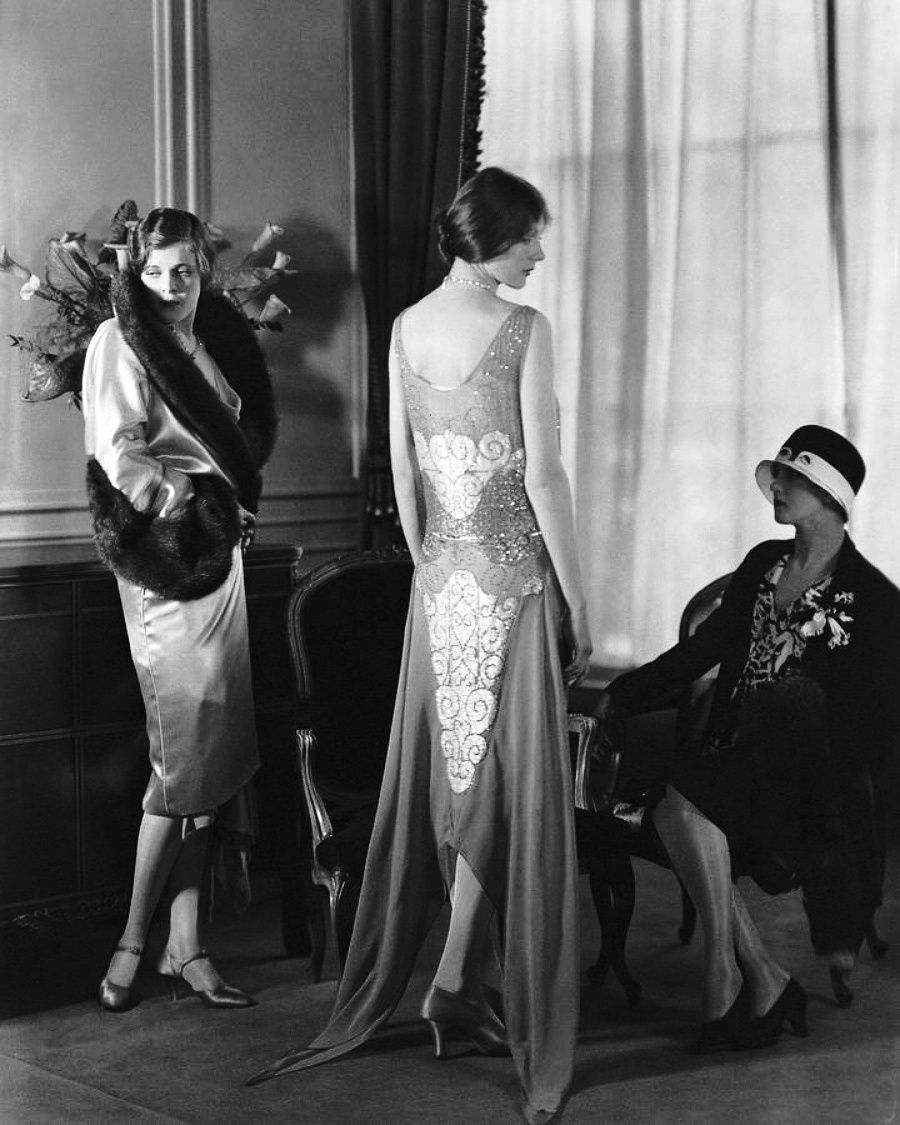 Land - In 1928, the fashion world witnessed an extraordinary moment of ...