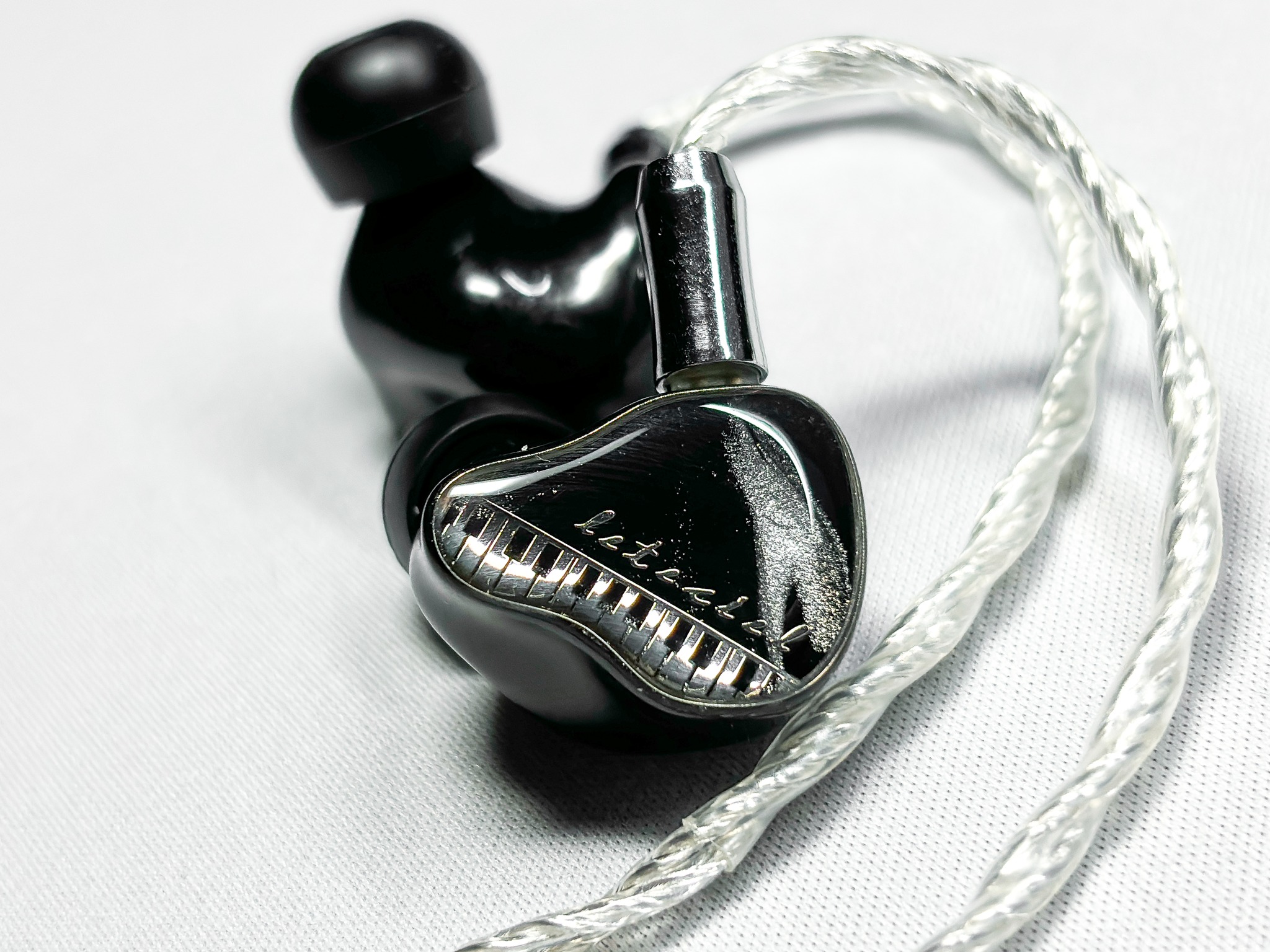 Leteiciel Encore IEM with hybrid 2DD 4BA setup