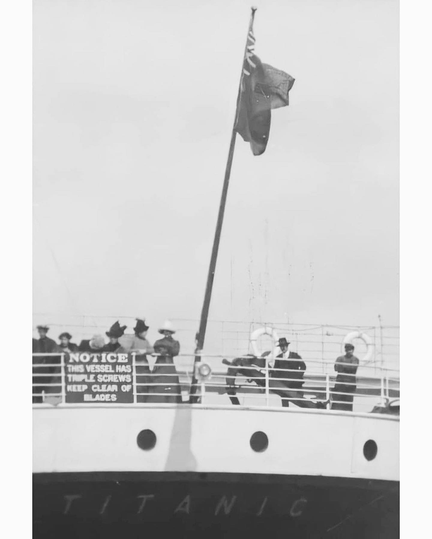 janda-photo-of-titanic-s-stern-at-queenstown-taken-by-the-cork