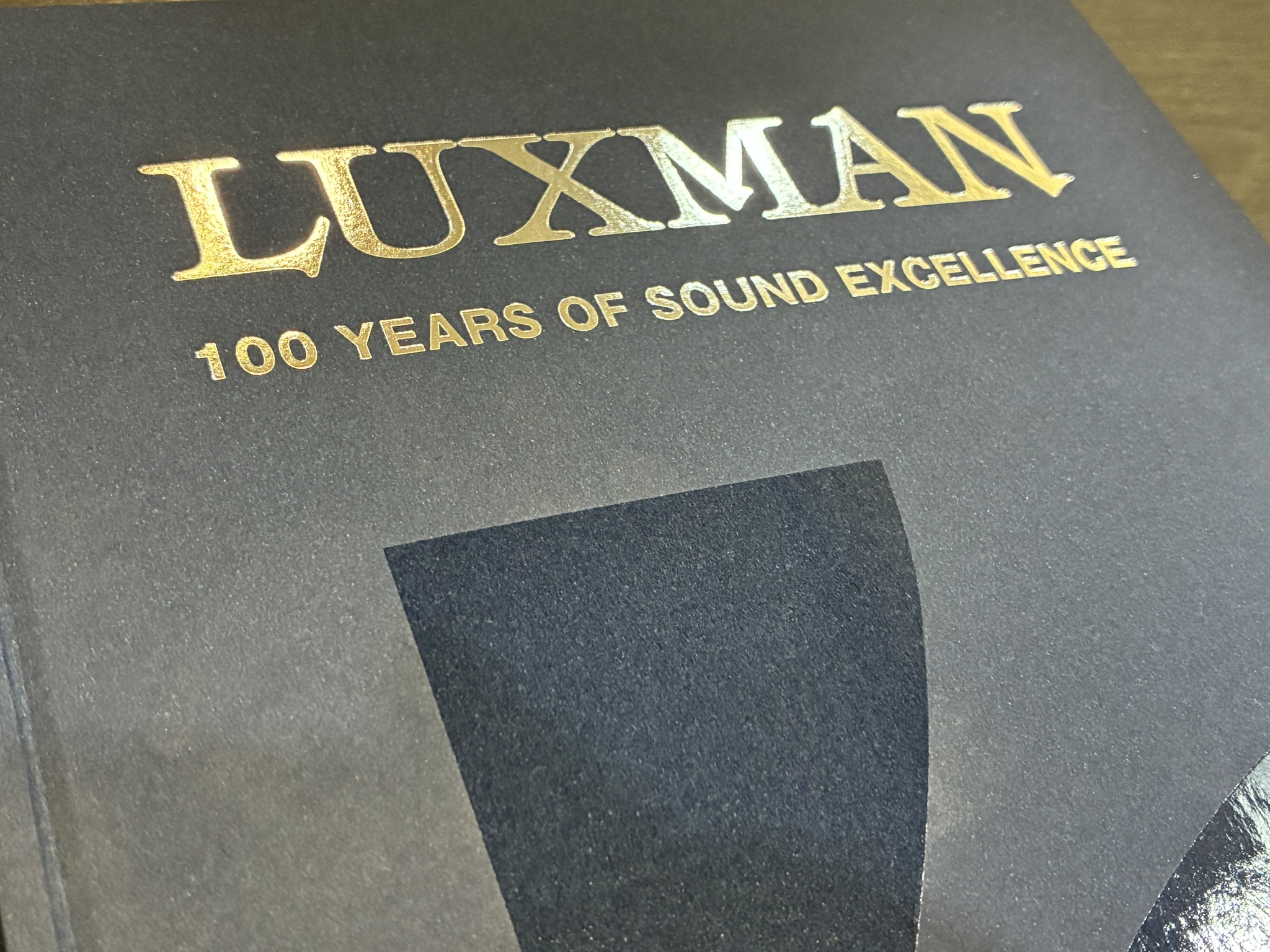 LUXMAN 100周年記念メモリアルブック LUXMAN様より100周年を記念するメモリアルブックを頂きました～!! 昔