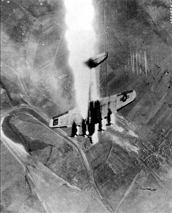 Aviation - 837th Bombing Squadron, 487thBombing Group B-17G Flying ...