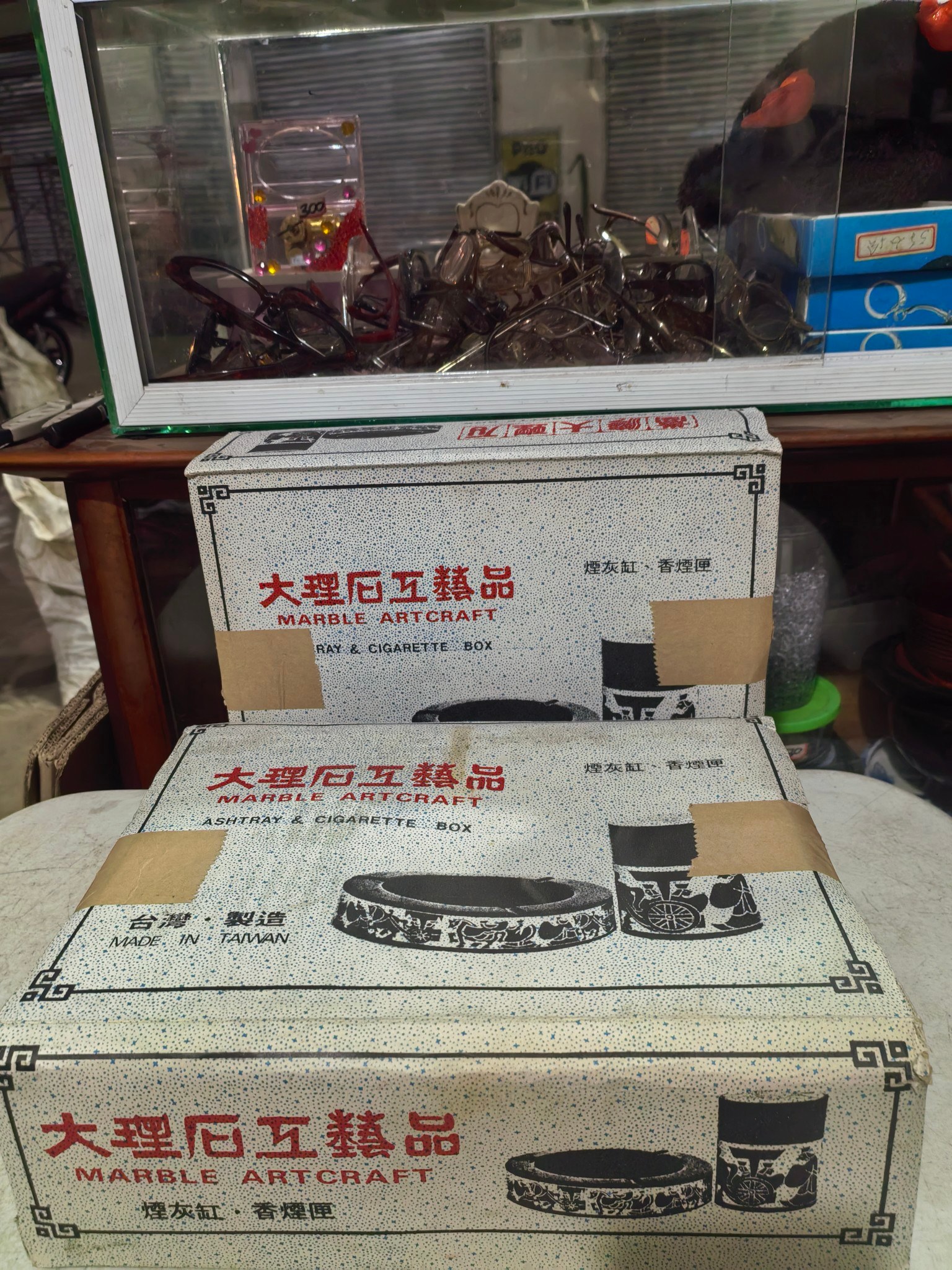 Ashtray and Cigarette Box Material: Marble Made in Taiwan ?Good 