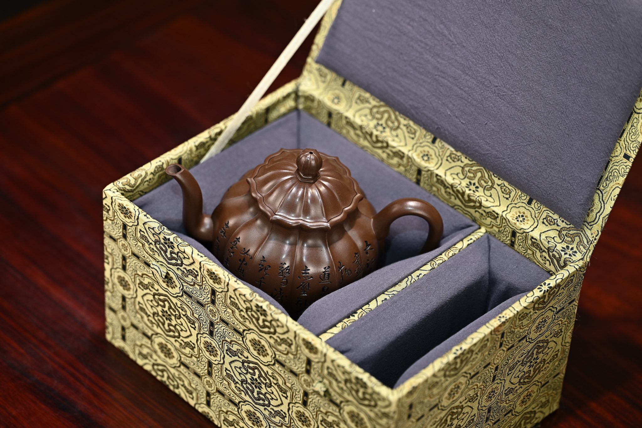 銀台醉客·全手工/正高工許學芳作品/容量480cc/一廠老紫泥此壺通體作