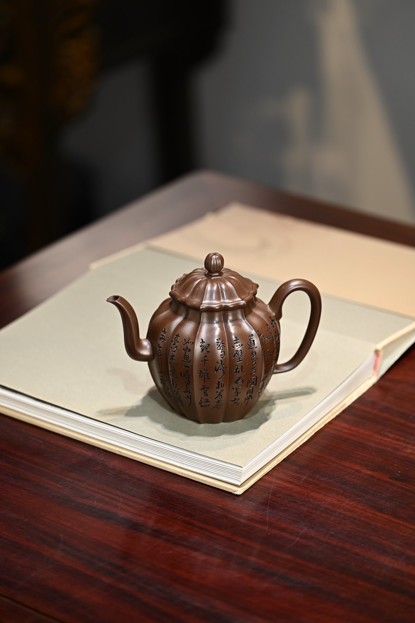 銀台醉客·全手工/正高工許學芳作品/容量480cc/一廠老紫泥此壺通體作