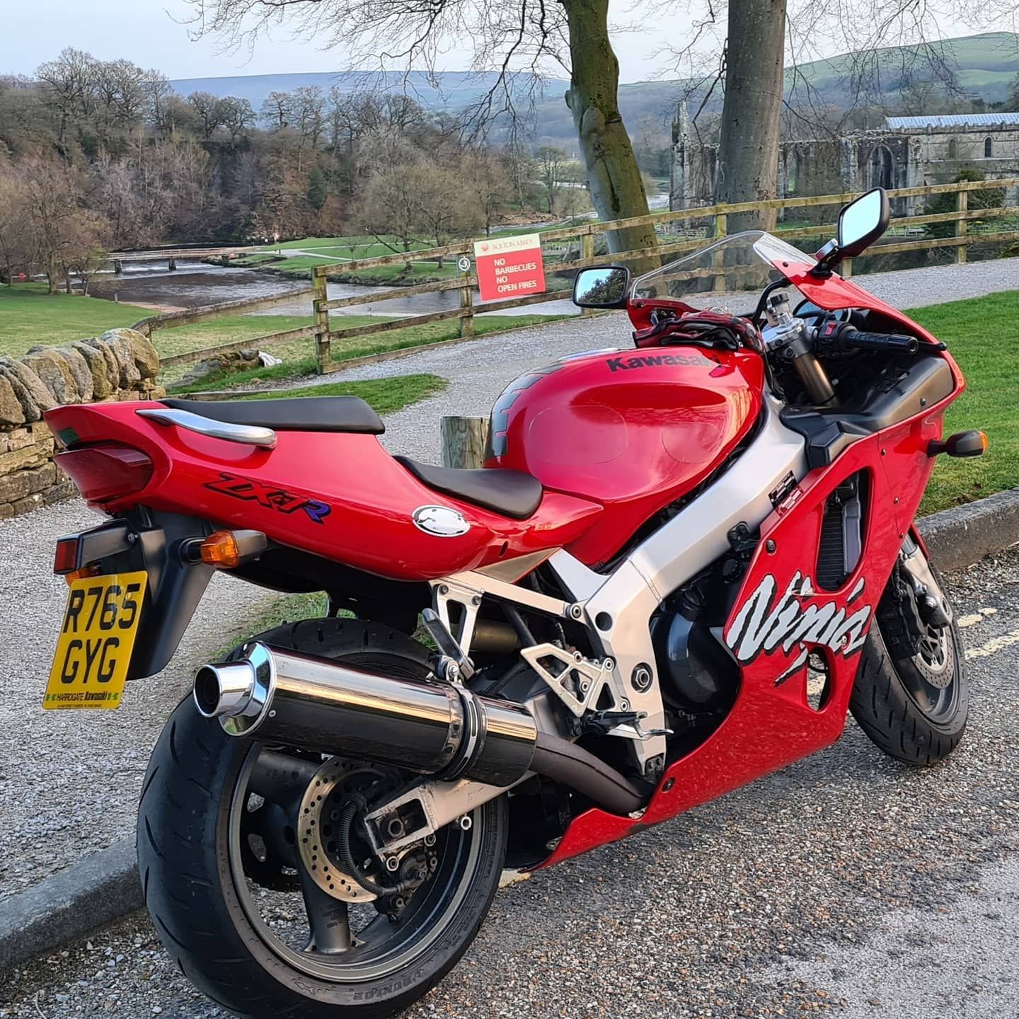 Tony - The 1991 Kawasaki ZX-7 750J is a classic sportbike that
