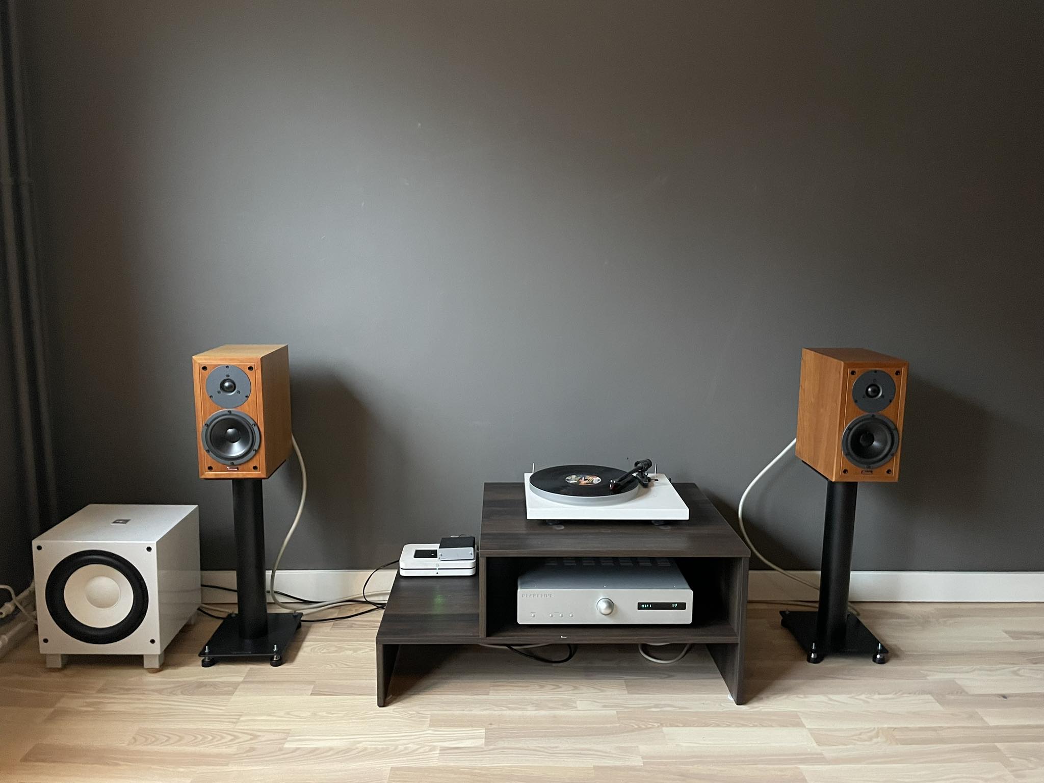 Just brought home a pair of Diatone DS-35B. They sound amazing