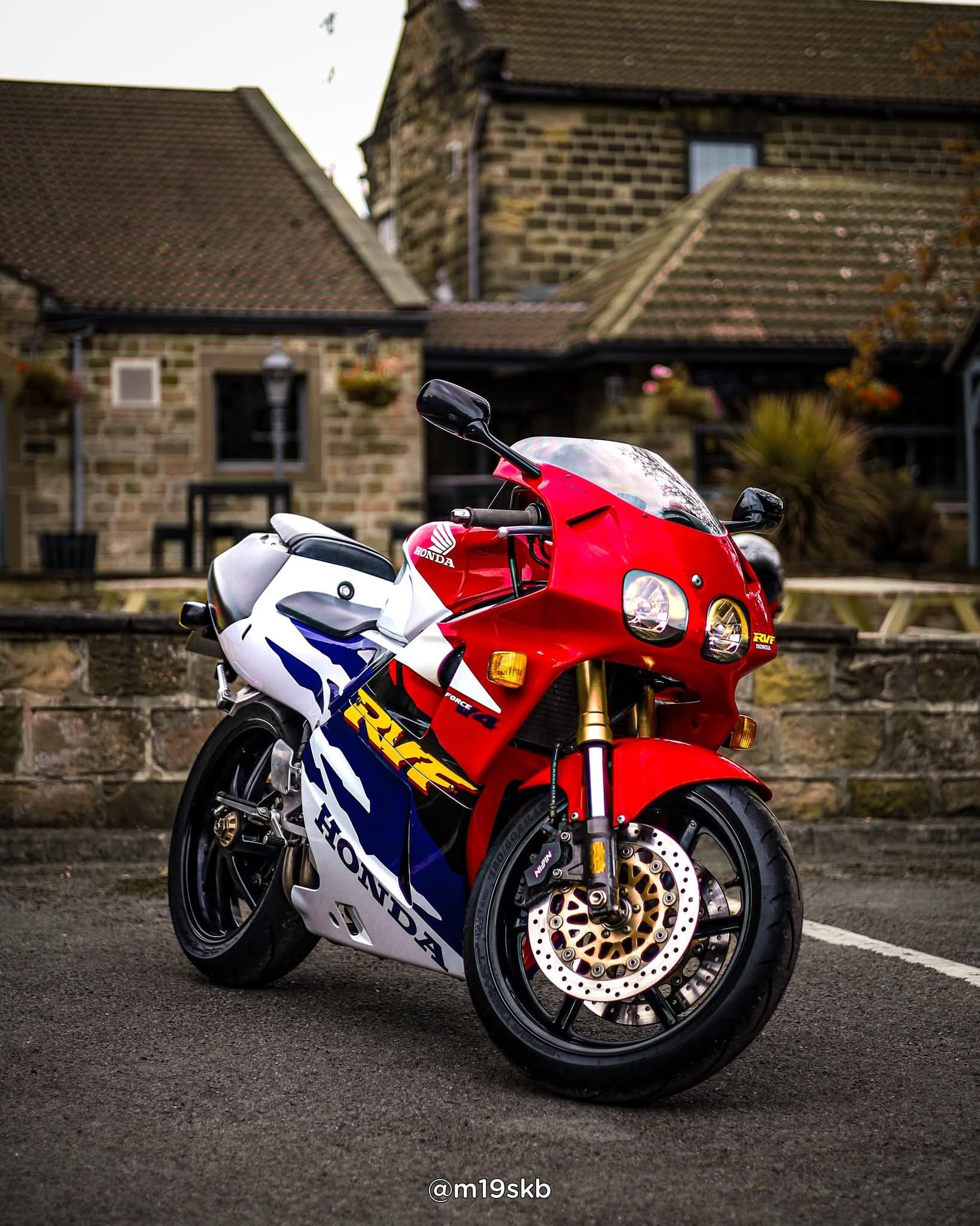 Tony - The 1990 Kawasaki ZX-7 is a classic sportbike that helped