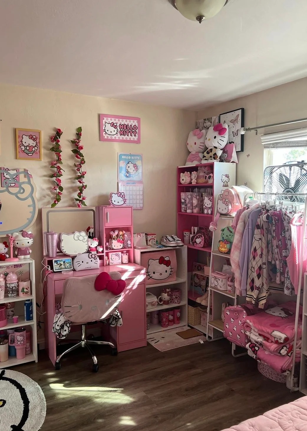 Bạn tui mê Hello kitty và phòng của nó... - Decor nhiều chút | Facebook