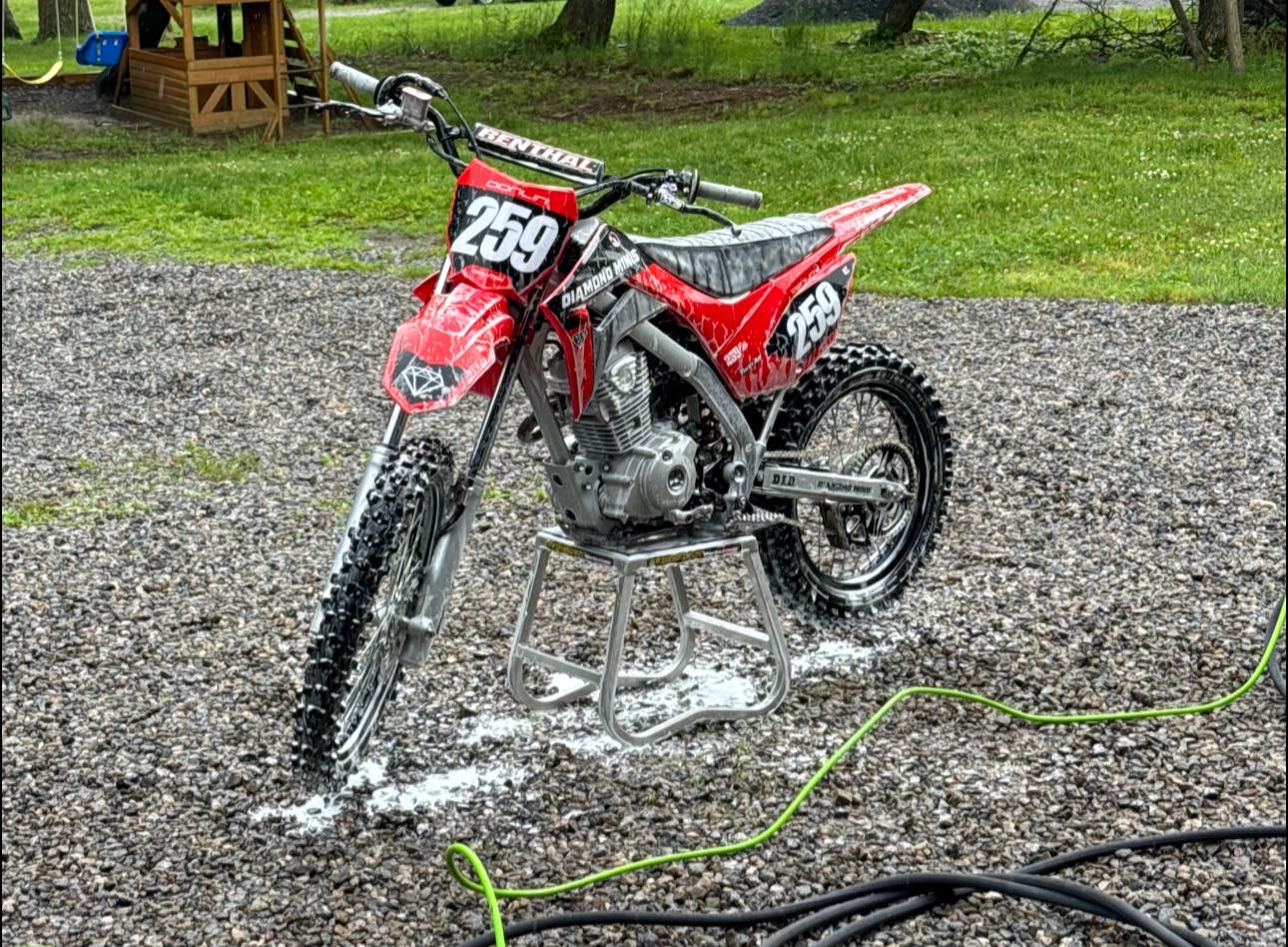 DID & JT Chain And Sprocket Kit – Fits Honda CRF125FB Big Wheel (2014-2022) – Includes Lube & Brush
