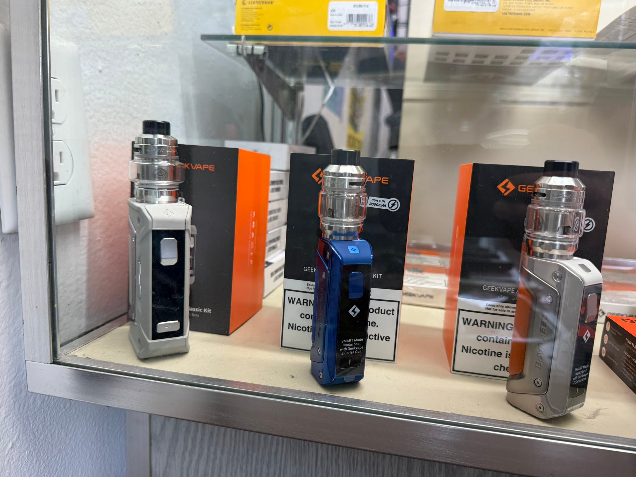 raz vape alternative What are some brands to Geek Bars? Strength:10MG Flavour-Kiwi Passion Fruit Guava Orange Dream Lost Mary