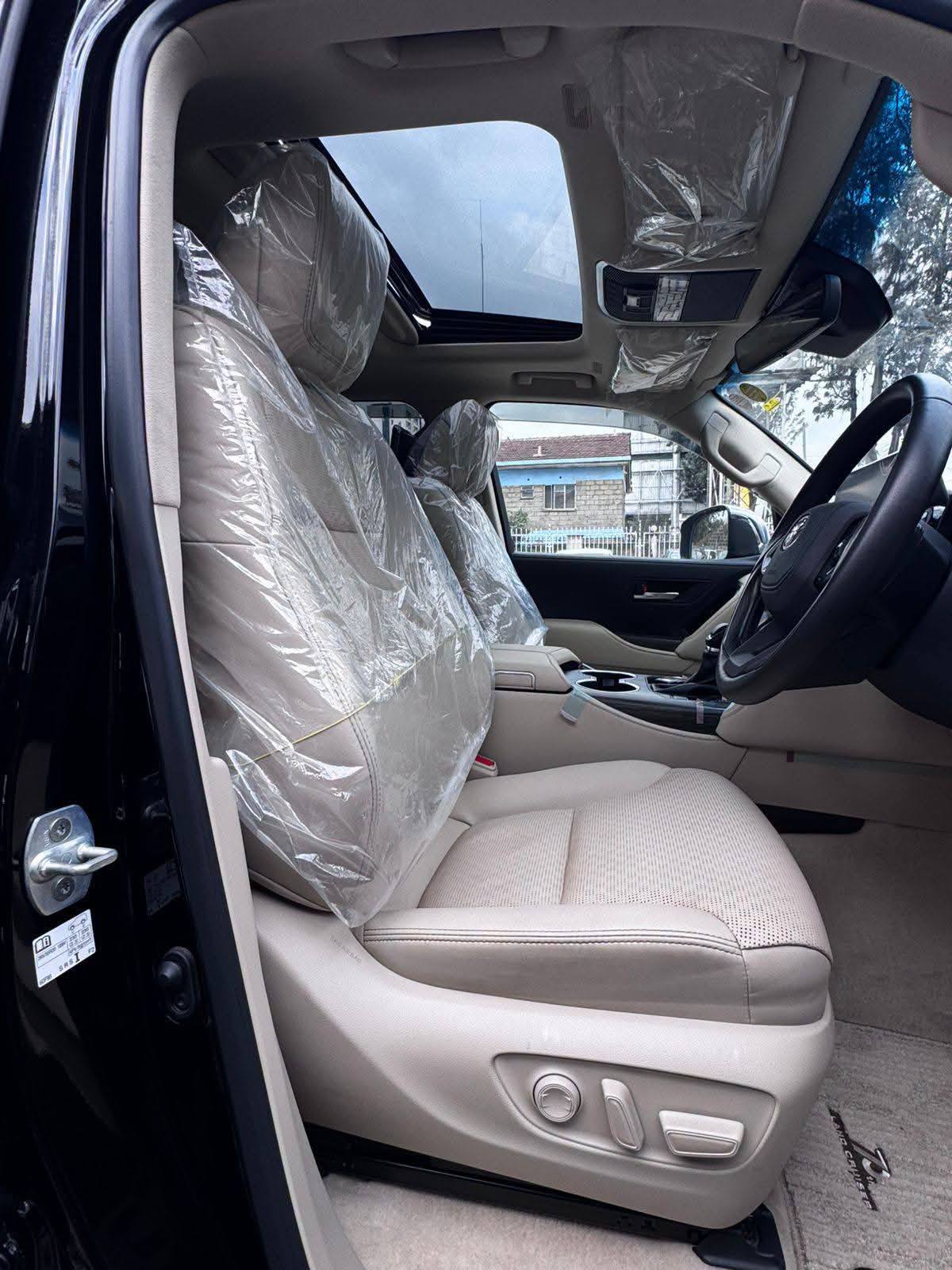 2023 LC300 ZX 💎💎 Sunroof • 7 Seater • 3.5L - Petrol • Auto 70Kms