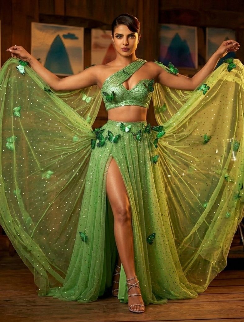priyanka chopra green dress Beautiful ♥️ ❤️ priyanka chopra 2000s