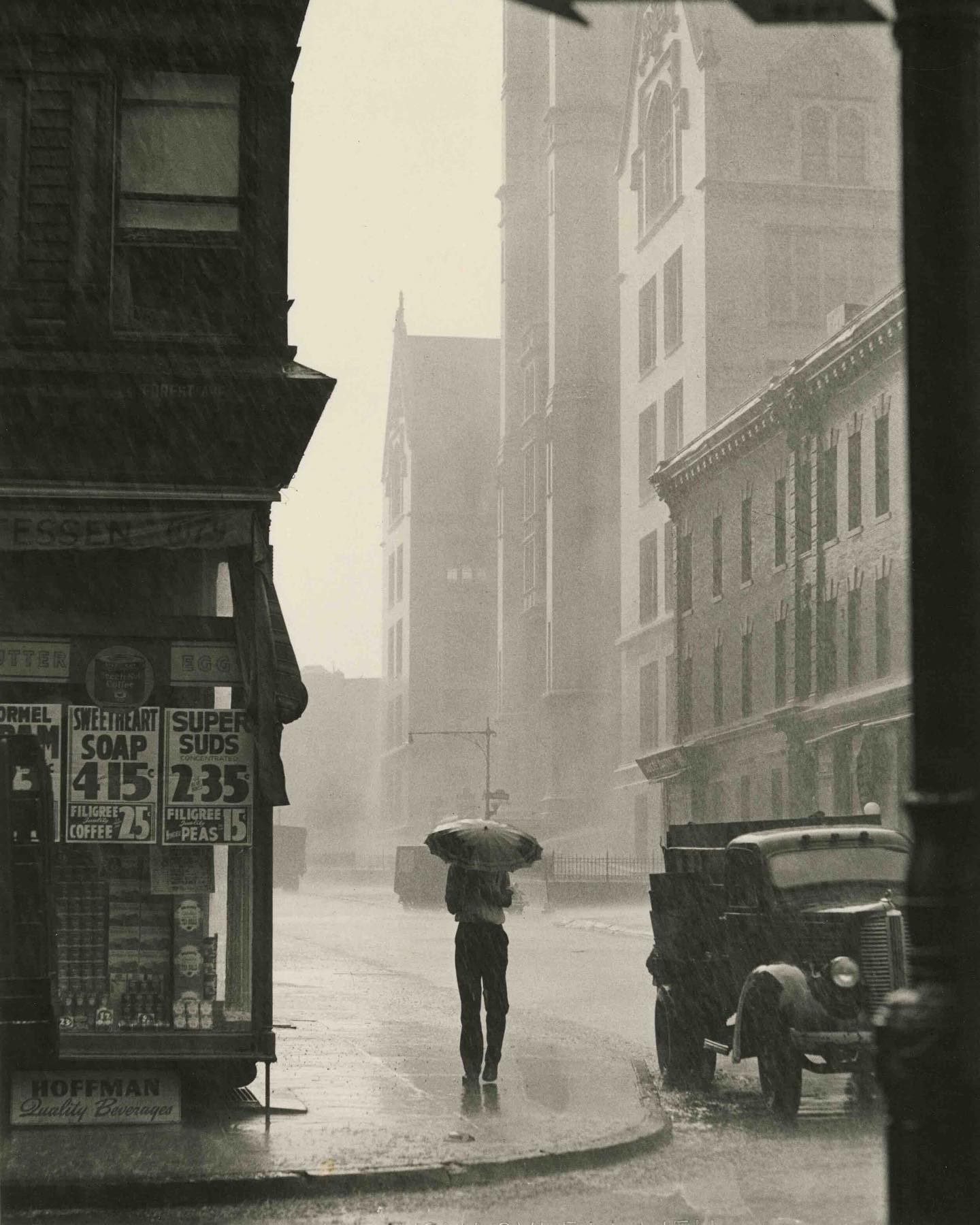 Faithful - 166th Street & Forest Avenue, Bronx. 1937. 📷: Harold Roth ...