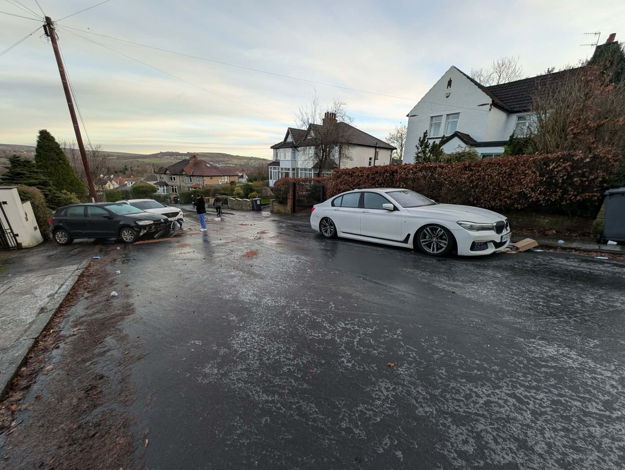 Gazz Hall - Icy roads see multi car RTC on Bankfield Road,... | Facebook