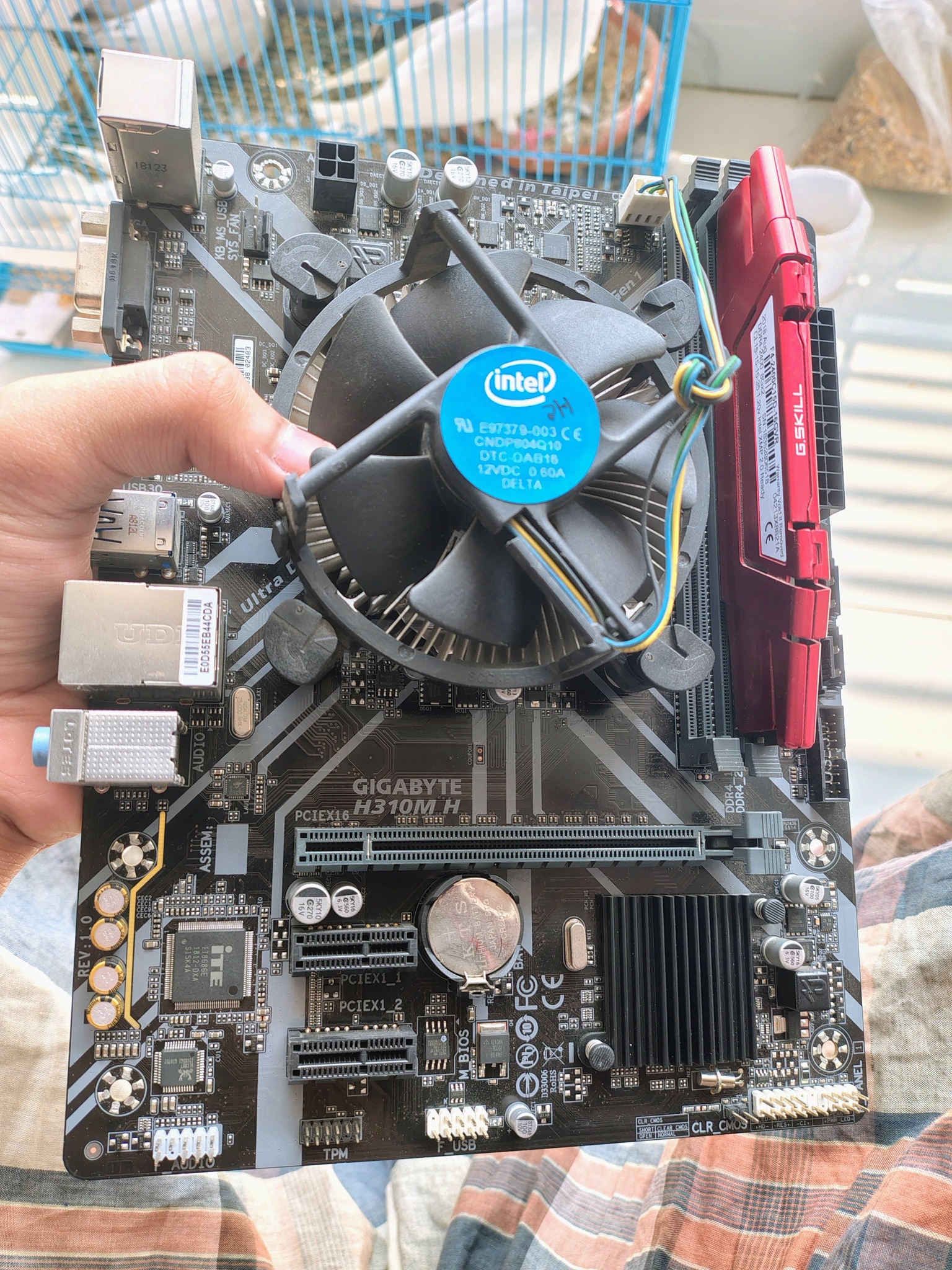 Intel® Core™ i3-8100 Processor 6M Cache, 3.60 6M Intel® Core™ i3