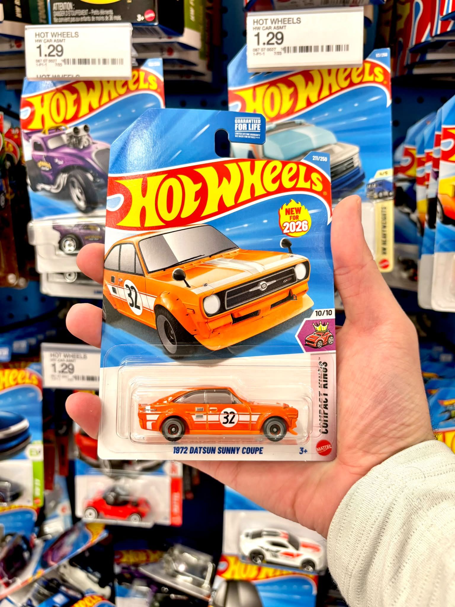 1972 Datsun Sunny Coupe 2026 Hot Wheels - ZAMAC 011 📸 Hot Wheels