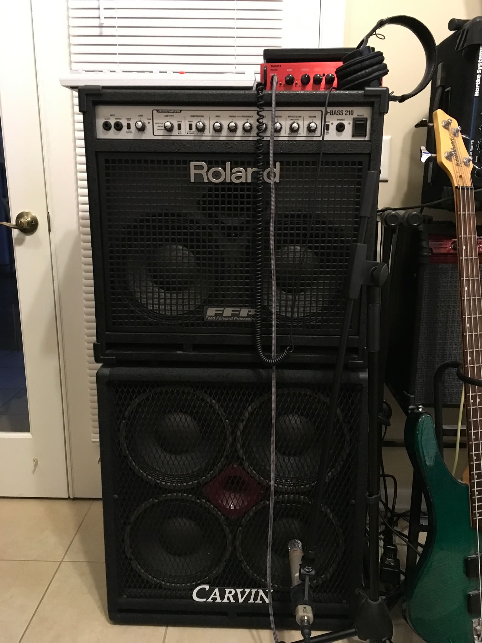 Roland D-Bass 400w/210 combo amplifier review
