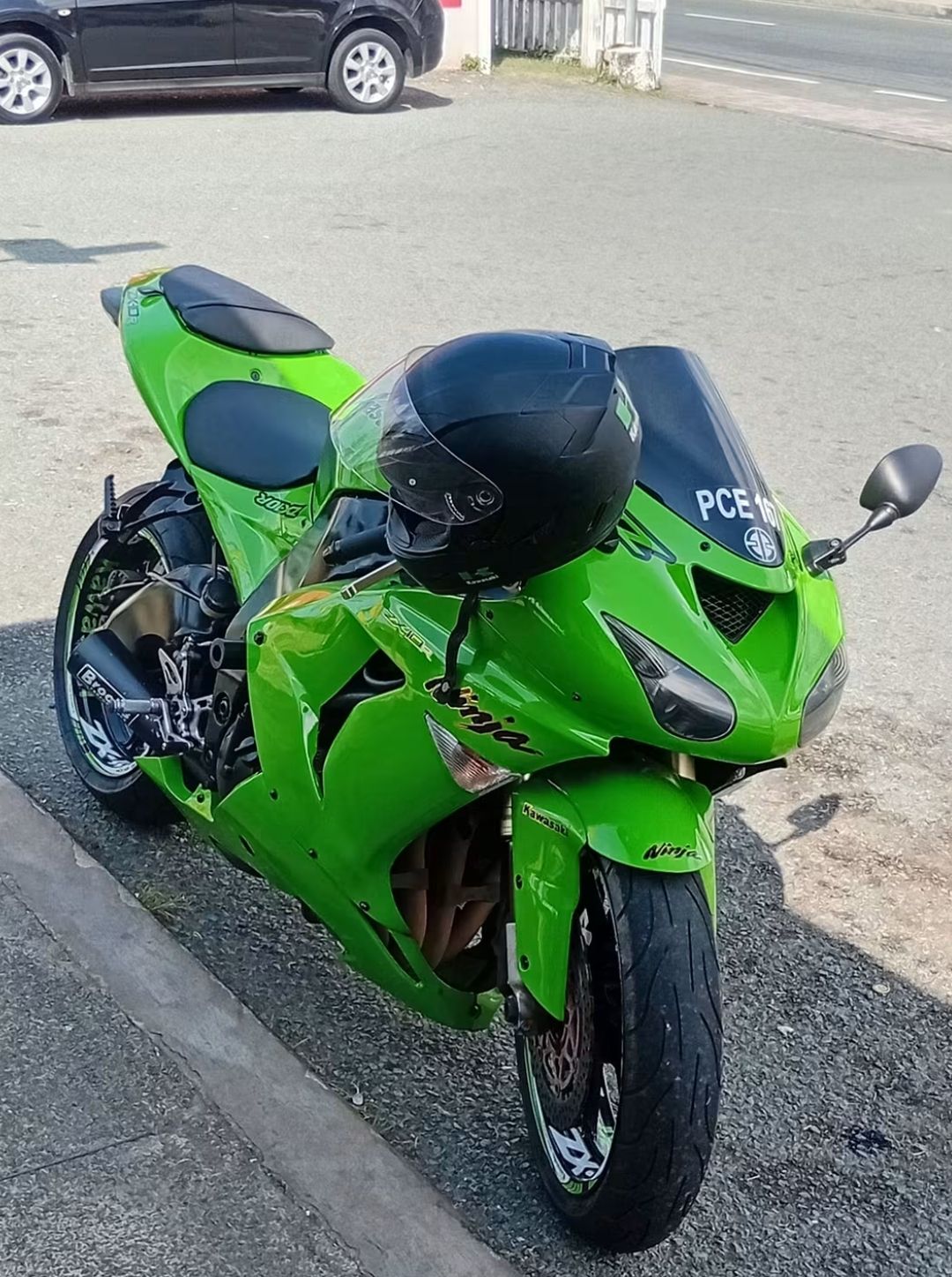 2006 Kawasaki ZX-10R review: a legendary old-school superbike