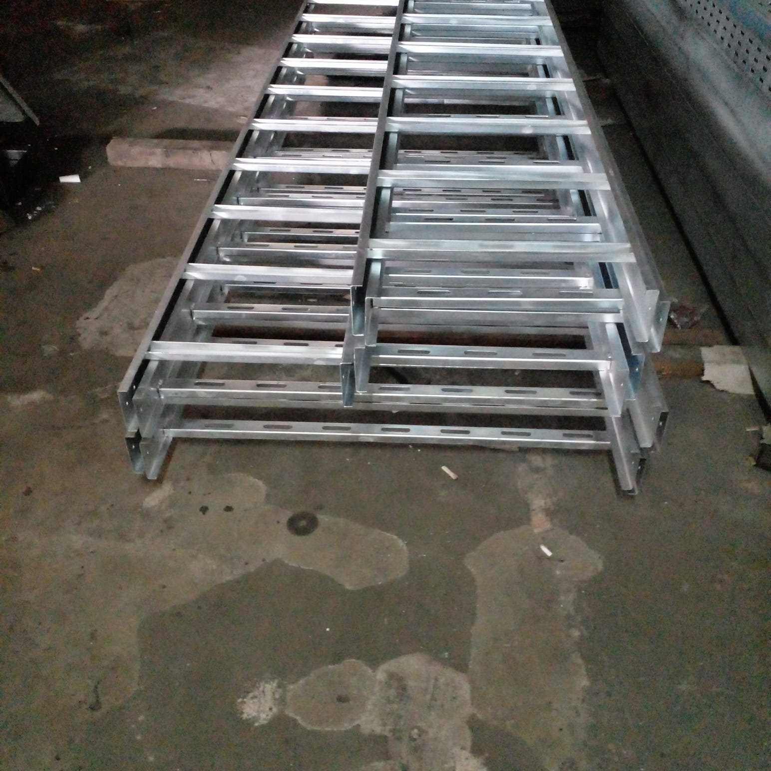 HIMPUNAN PENJUAL DAN PEMBELI ALAT LISTRIK SISA PROYEk | Kabel Ladder ...