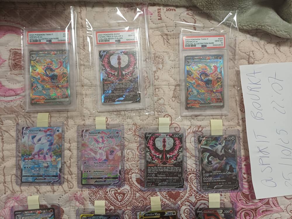 Cartes Pokémon : L'extension Évolutions Prismatiques enfin dévoilée