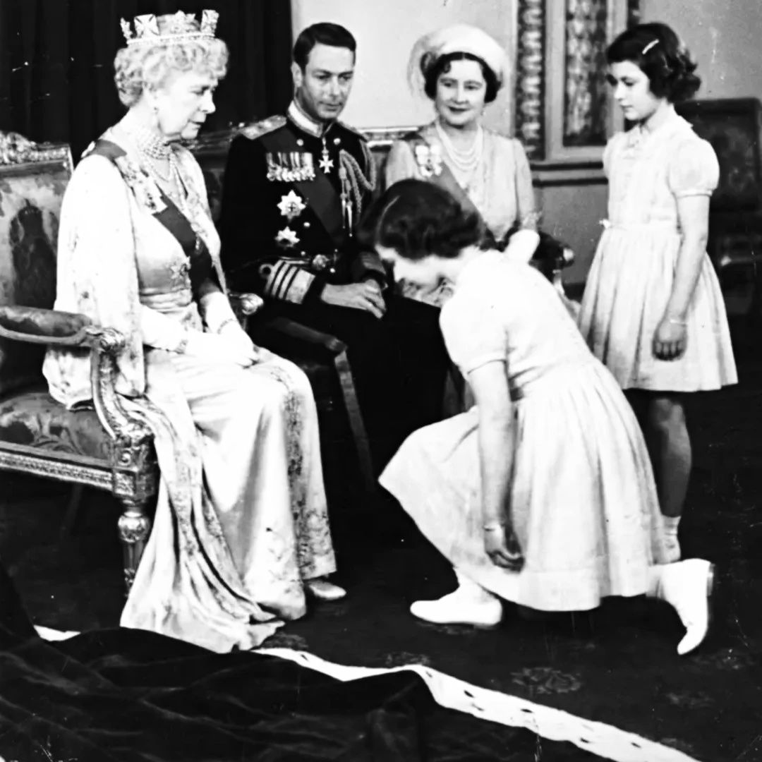 Old - In the golden autumn of 1930, a young Princess Elizabeth of York ...