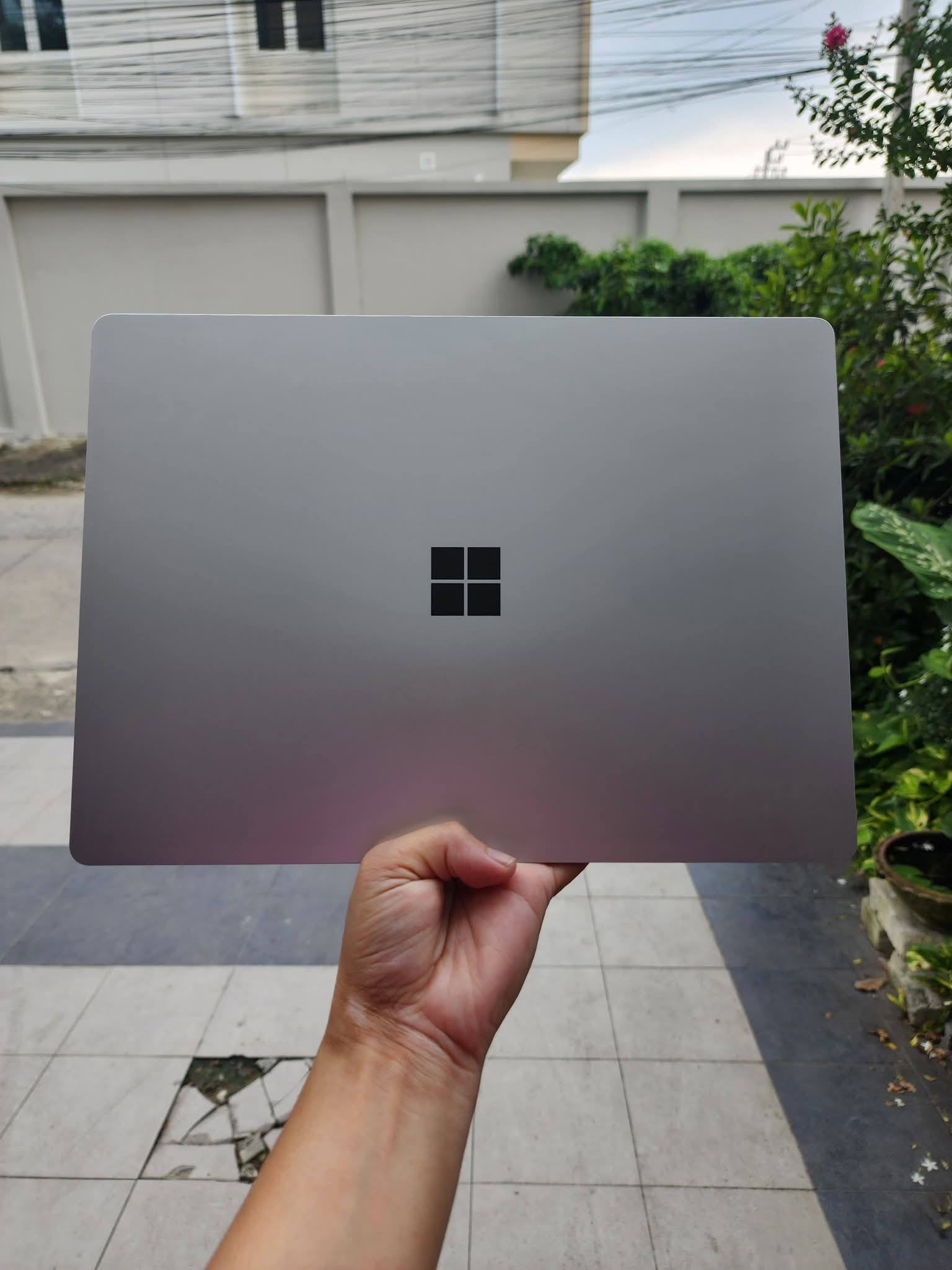 Microsoft Surface Laptop 4 13.5” 3K Touch – i7 11th Gen / 16GB RAM 
