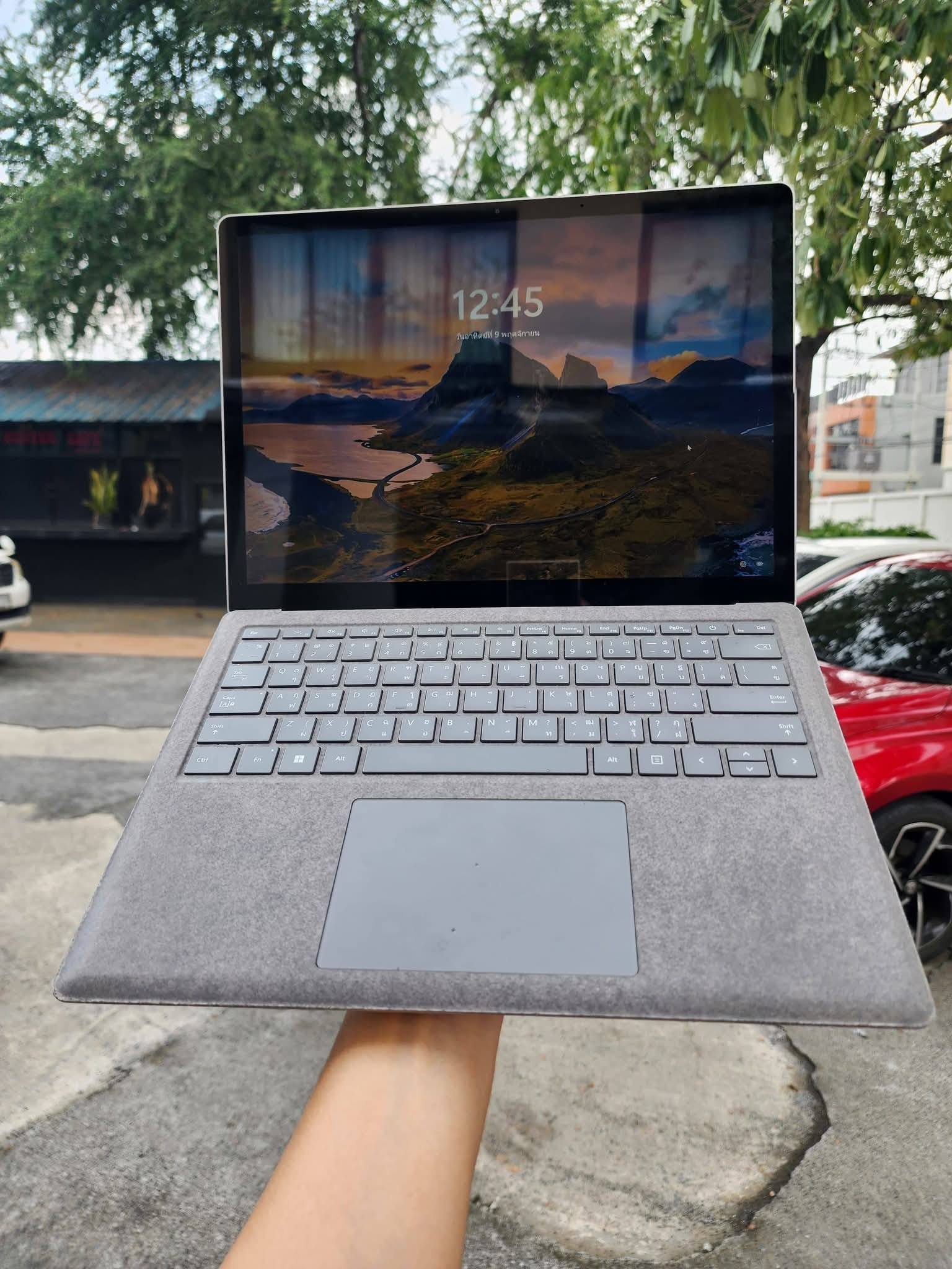 Microsoft Surface Laptop 4 13.5” 3K Touch – i7 11th Gen / 16GB RAM 