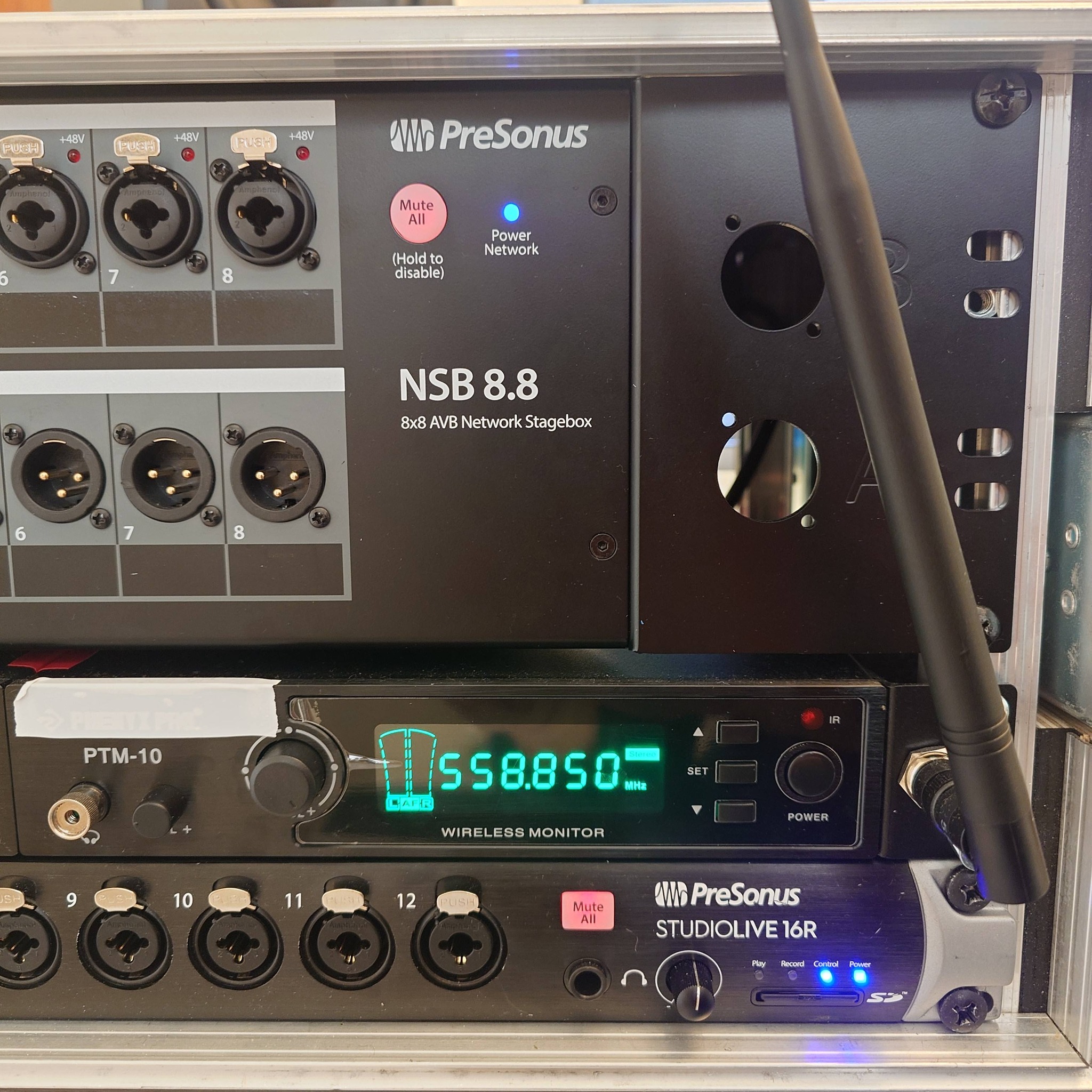 Presonus 32sc and nsb16.8 signal issue
