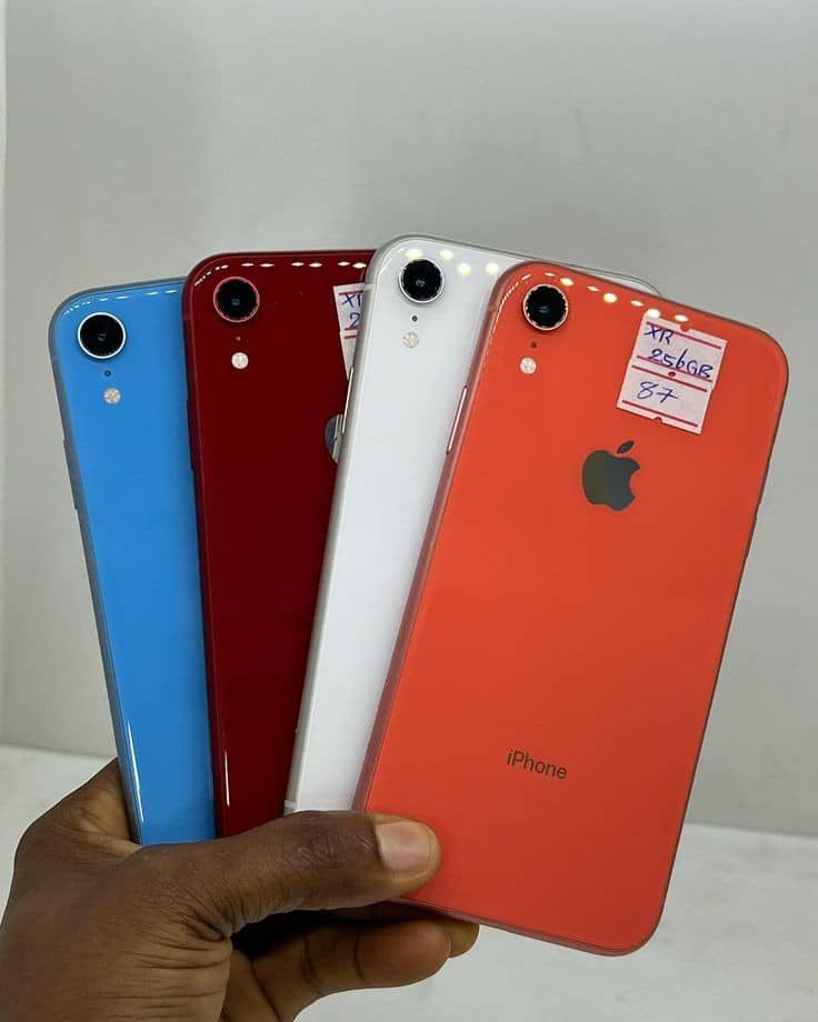 iPhone XR reviews and user experiences in 2025