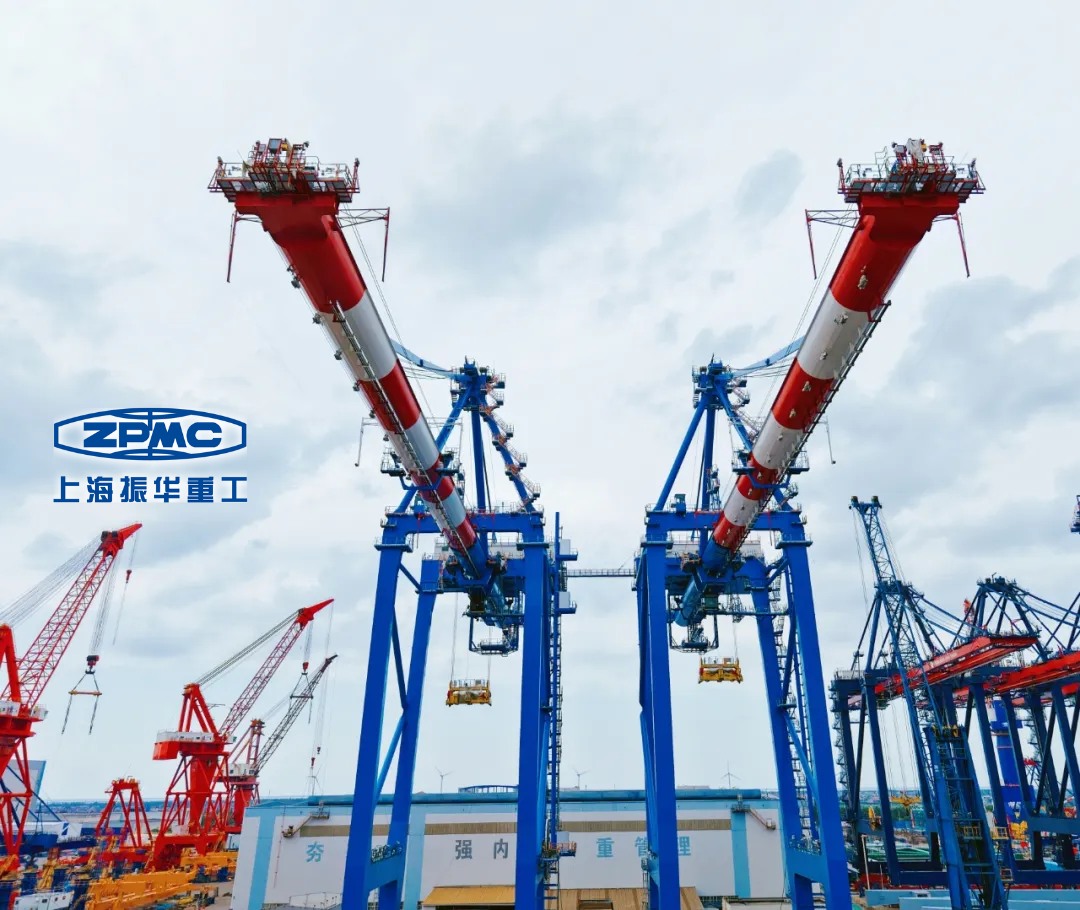 Thirteen port machines set sail together! ZPMC recently shipped a