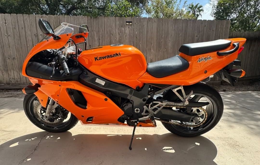 Kawasaki Ninja ZX-7R in Sunset Orange: Legendary 750cc Superbike