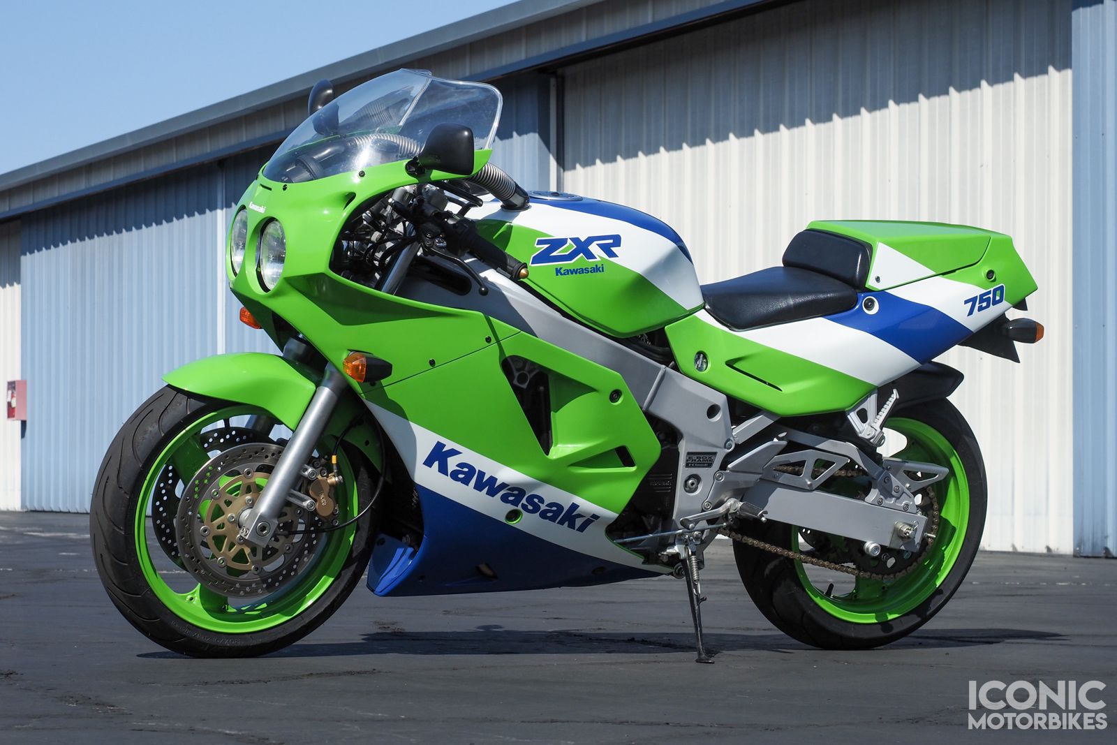 1990 Kawasaki ZXR750 H2 Stinger superbike design and features