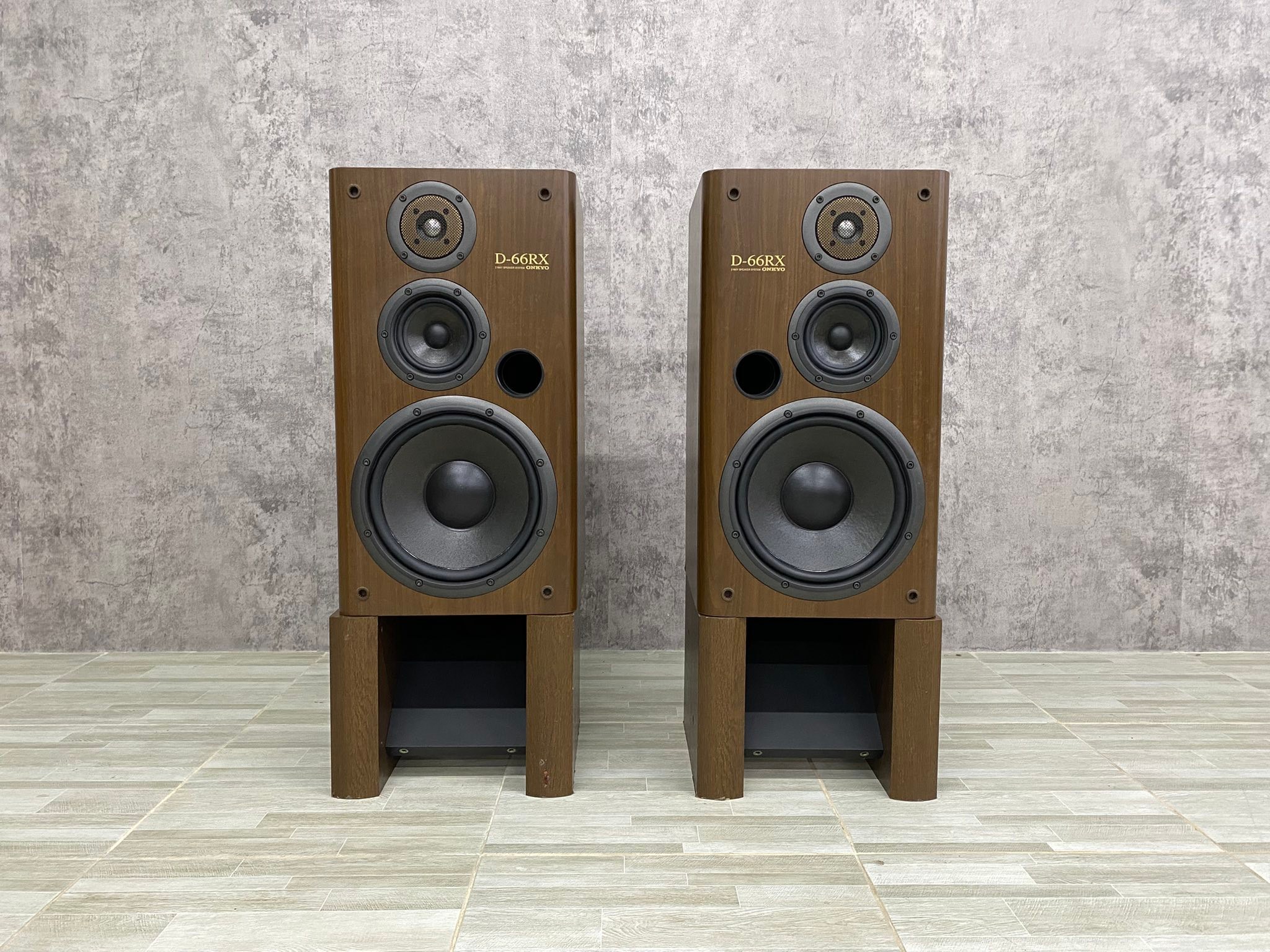 NJ-Stereo - ONKYO D-66RX 3 ทางตู้เปิด 120W 6 โอห์ม ดอก 10“ ขนาด ก 