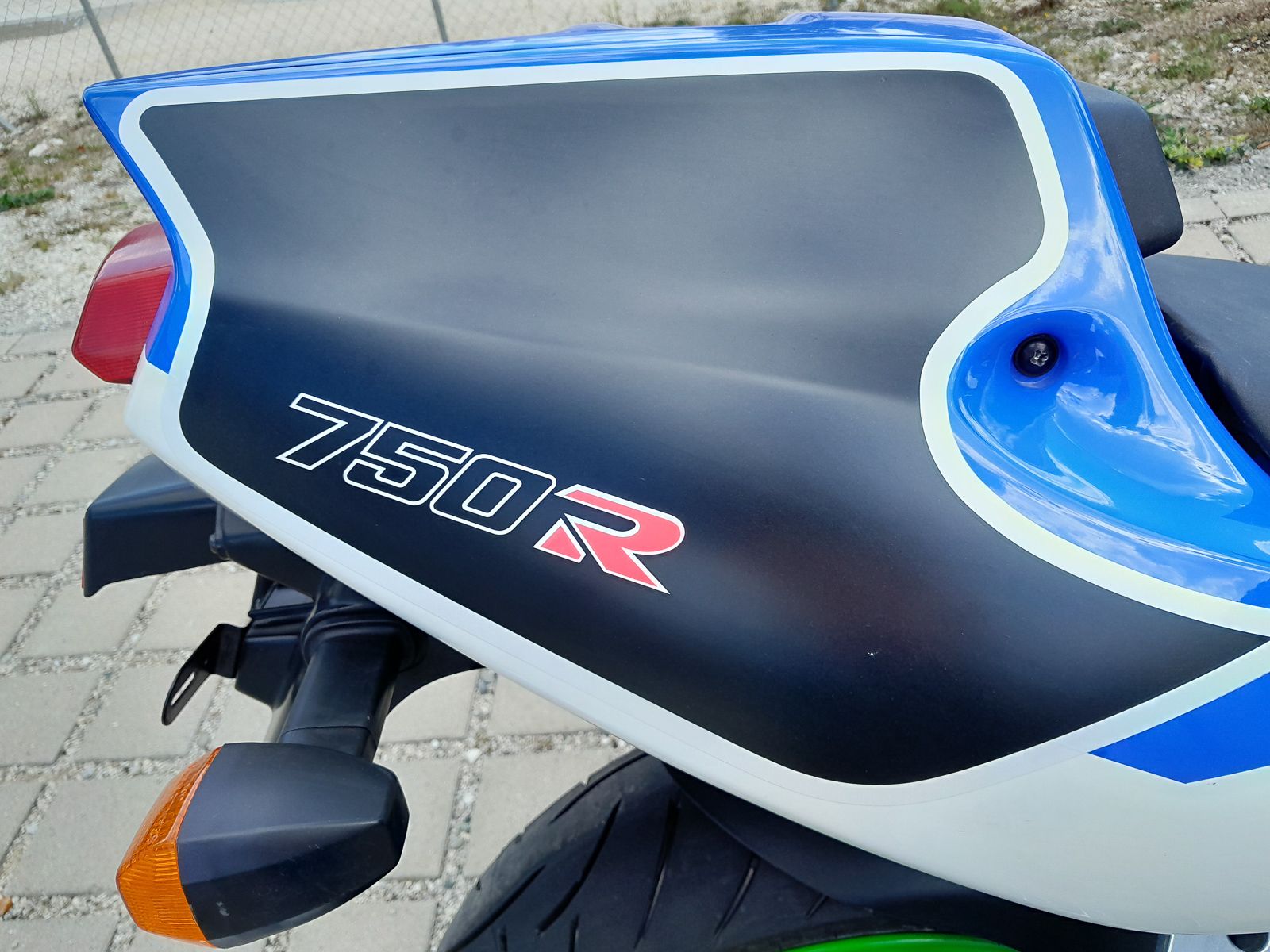 The 1993 Kawasaki ZXR750R (M1) is the definitive, pure-bred World