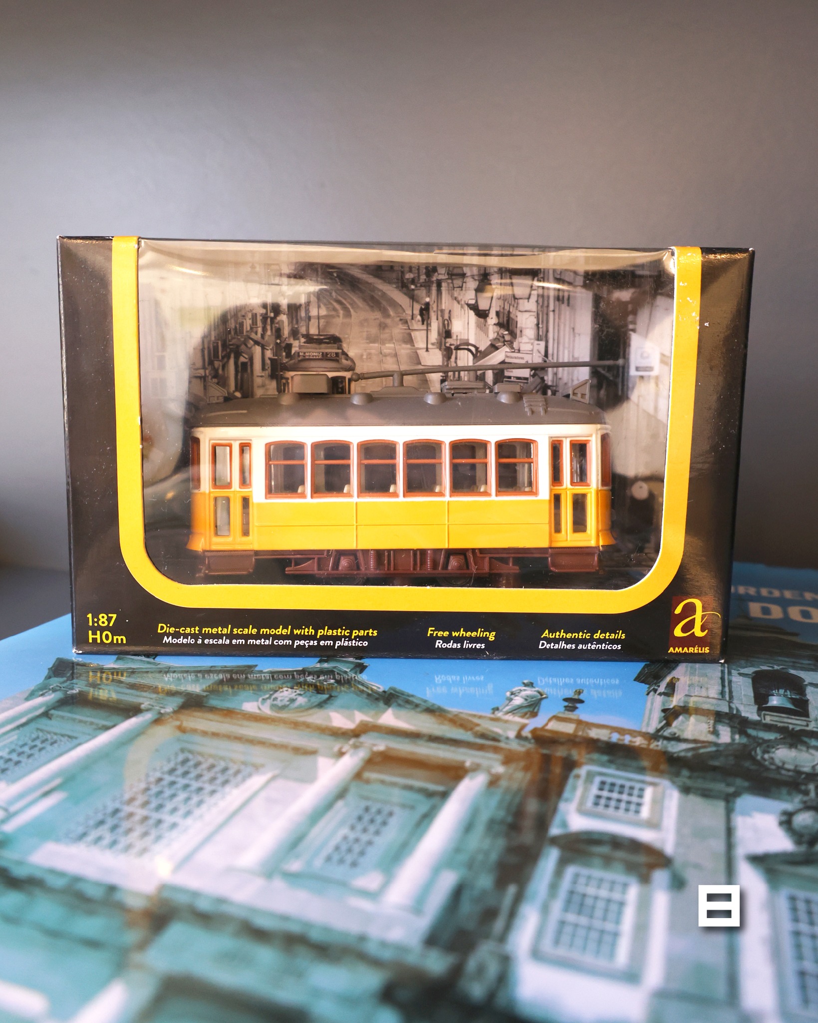 museu-j-conhece-a-miniatura-do-el-trico-amarelo-uma-r-plica
