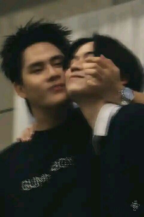 You'll never understand the pain of ohmnanon ☆ brightwin fans who