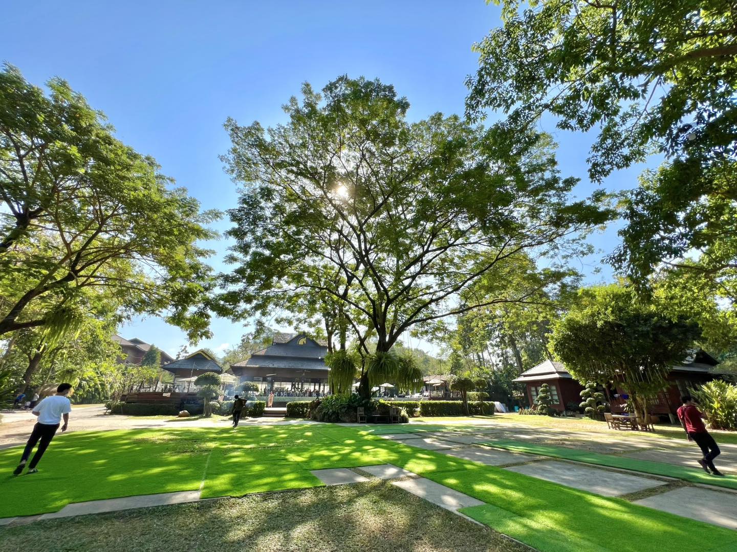 กิน เที่ยว กับ จี้... - กิน เที่ยว กับ จี้ Kin Tiew Kub Jee