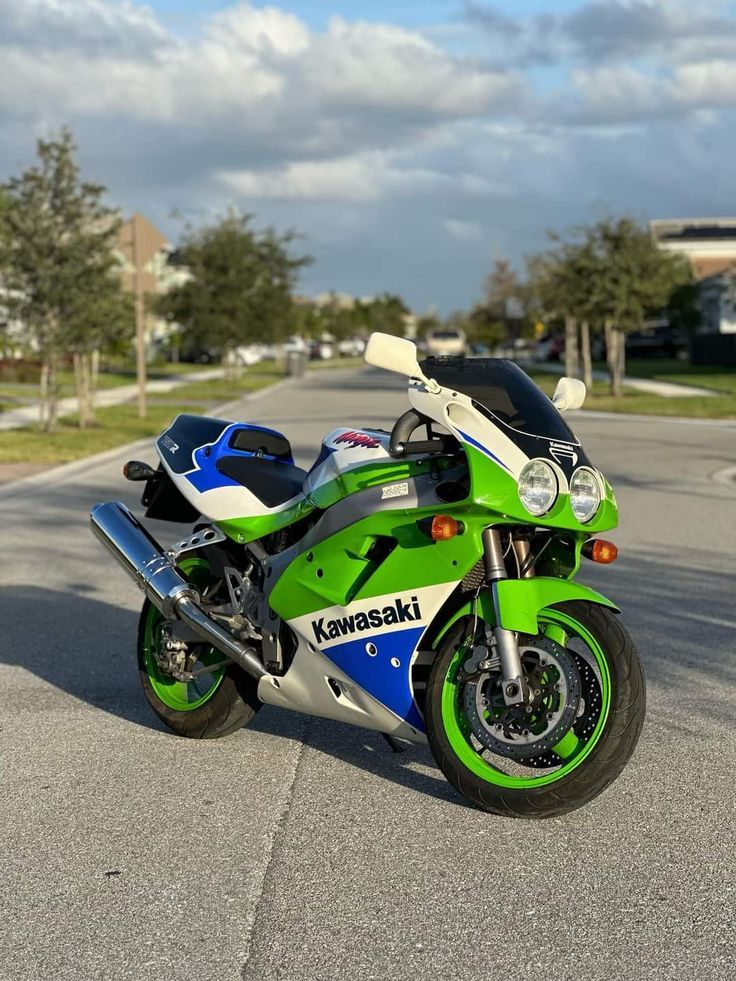 Kawasaki zxr750r k1/k2 homologation superbike