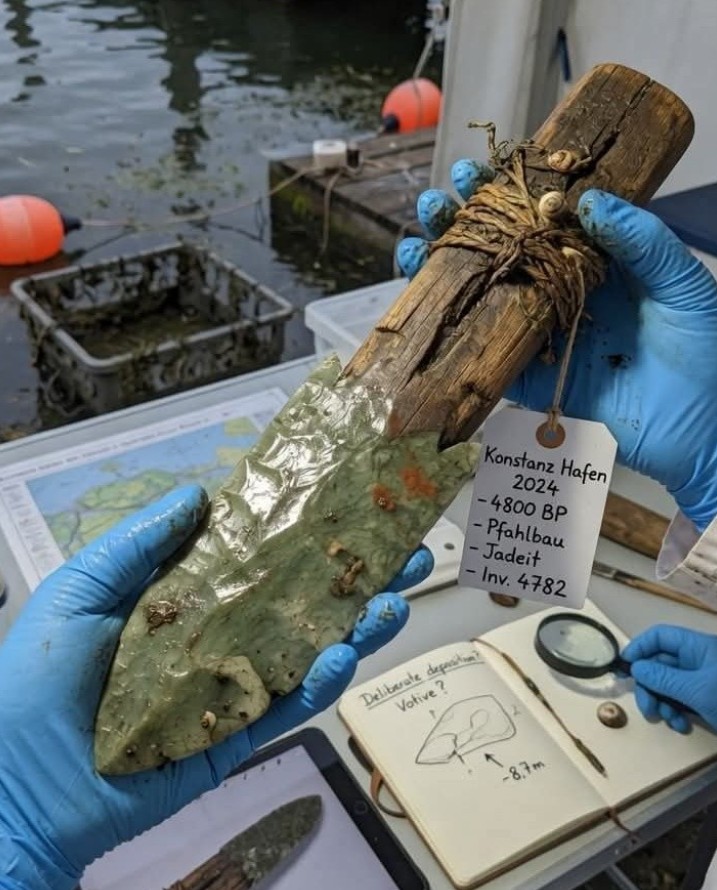 An extraordinary 4,800-year-old Neolithic axe has been recovered