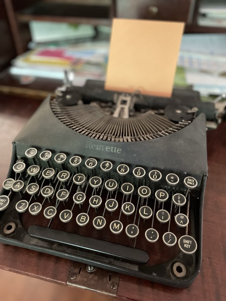 What is a Remington Remette portable typewriter from the late 30s