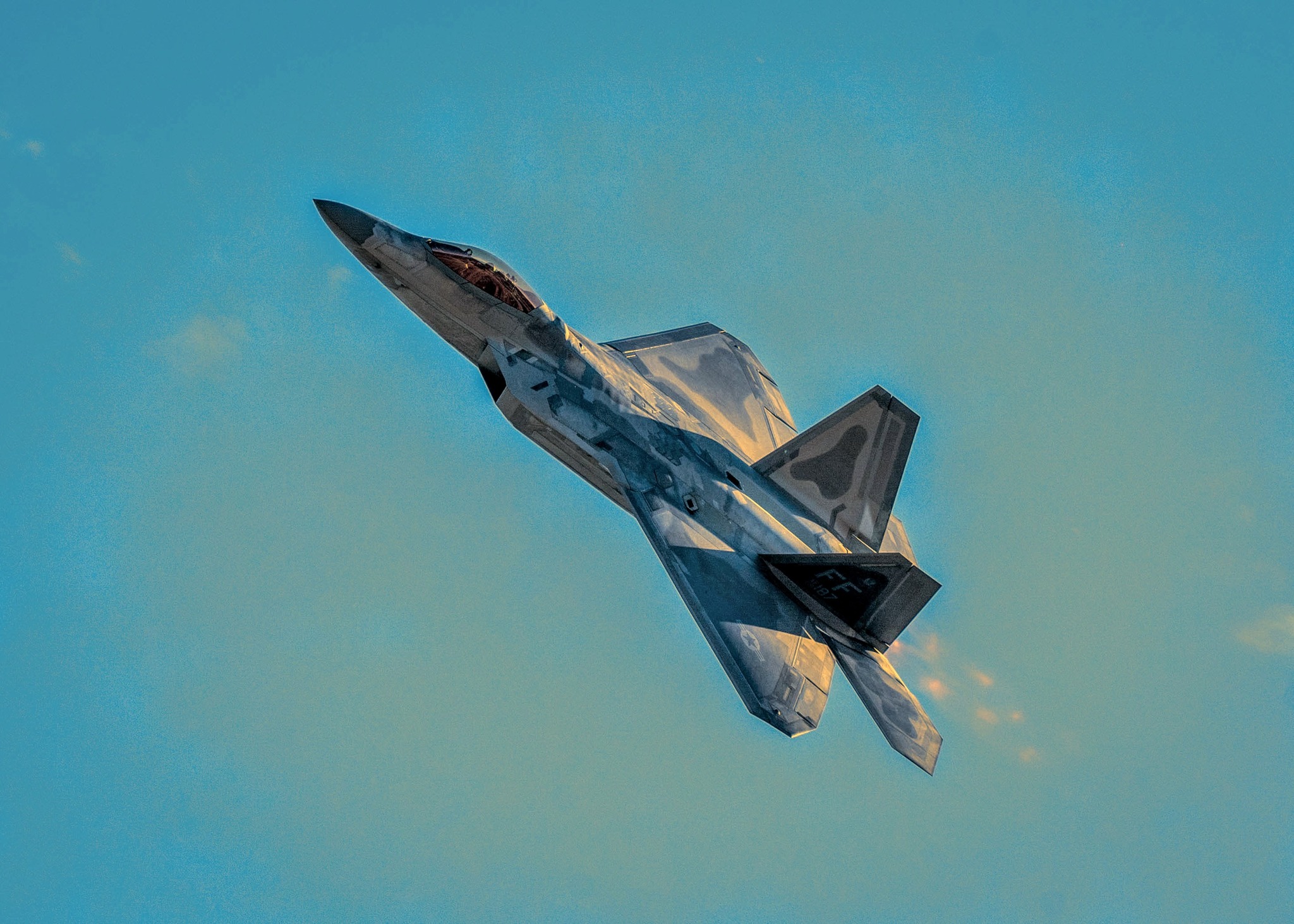 Battle - The U.S. Air Force F-22 Raptor Demonstration Team, assigned to ...
