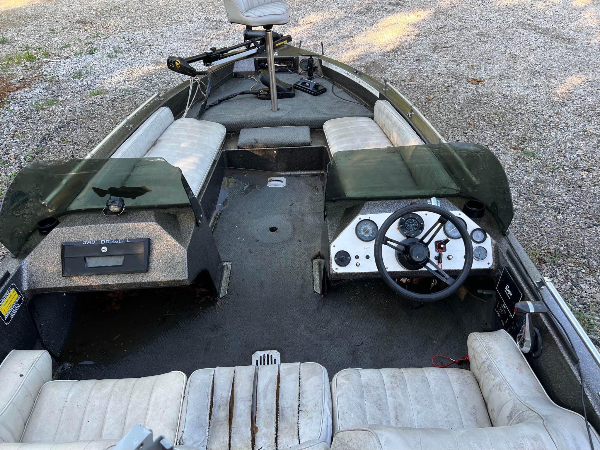 1991 Ranger 375v bass boat
