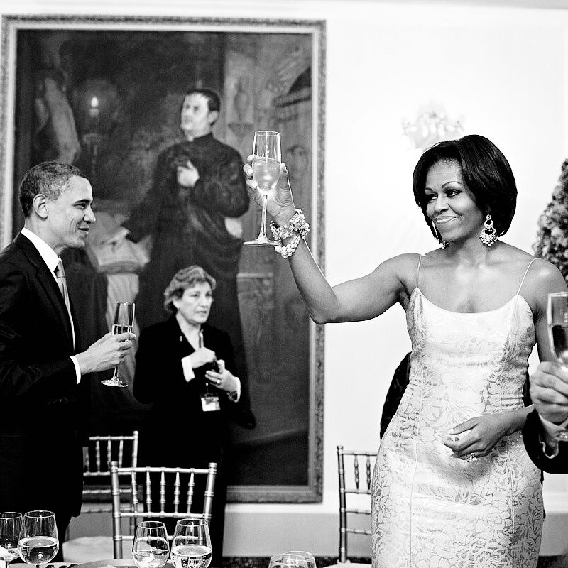 michelle obama state dinner dresses Circa March 22, 2011, First Lady attended an official at the National Palace in San Salvador, El Salvador, hosted by President Mauricio Funes. The event marked a defining Size:52