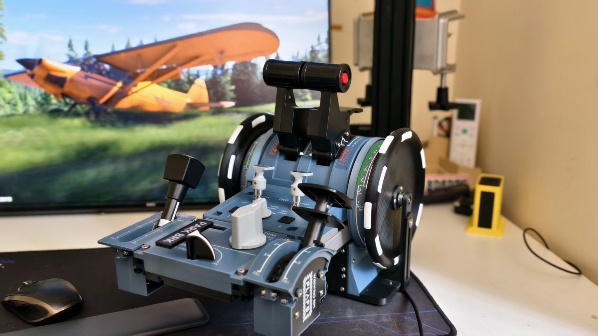 Just tried pairing the WINCTRL URSA MINOR 32 throttle with a trim