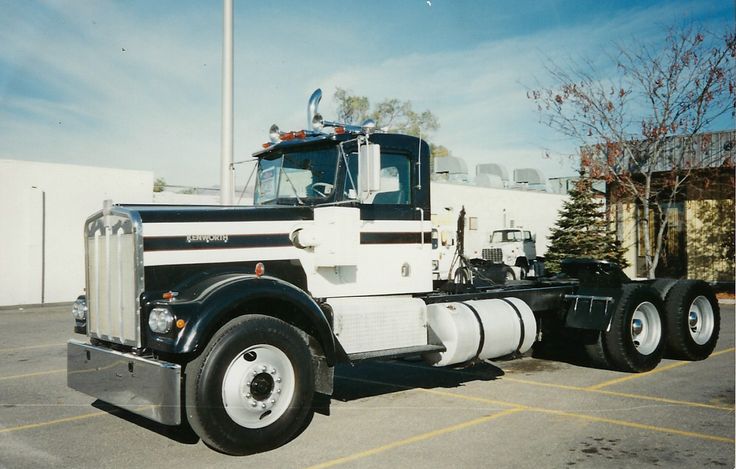 1974 Kenworth W900A Model Work Truck