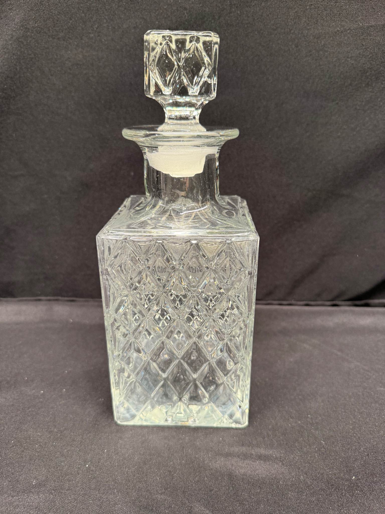 This vintage heavy crystal clear glass square shape whiskey  display picture 1