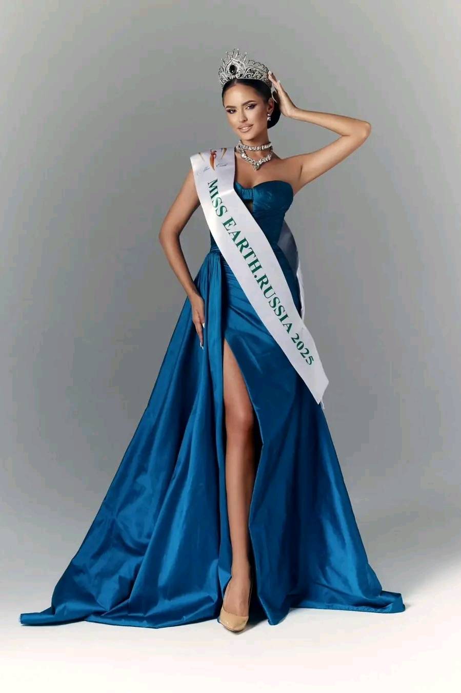 Russia Elizaveta Guryanova Support Russia in the journey Miss