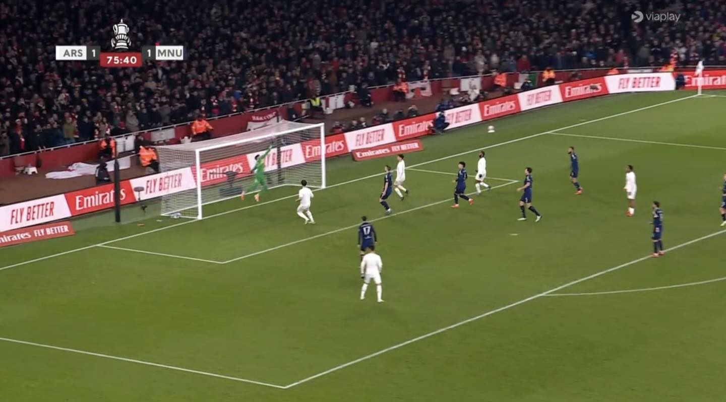 OOP - Lol, Declan Rice should be scoring from this...