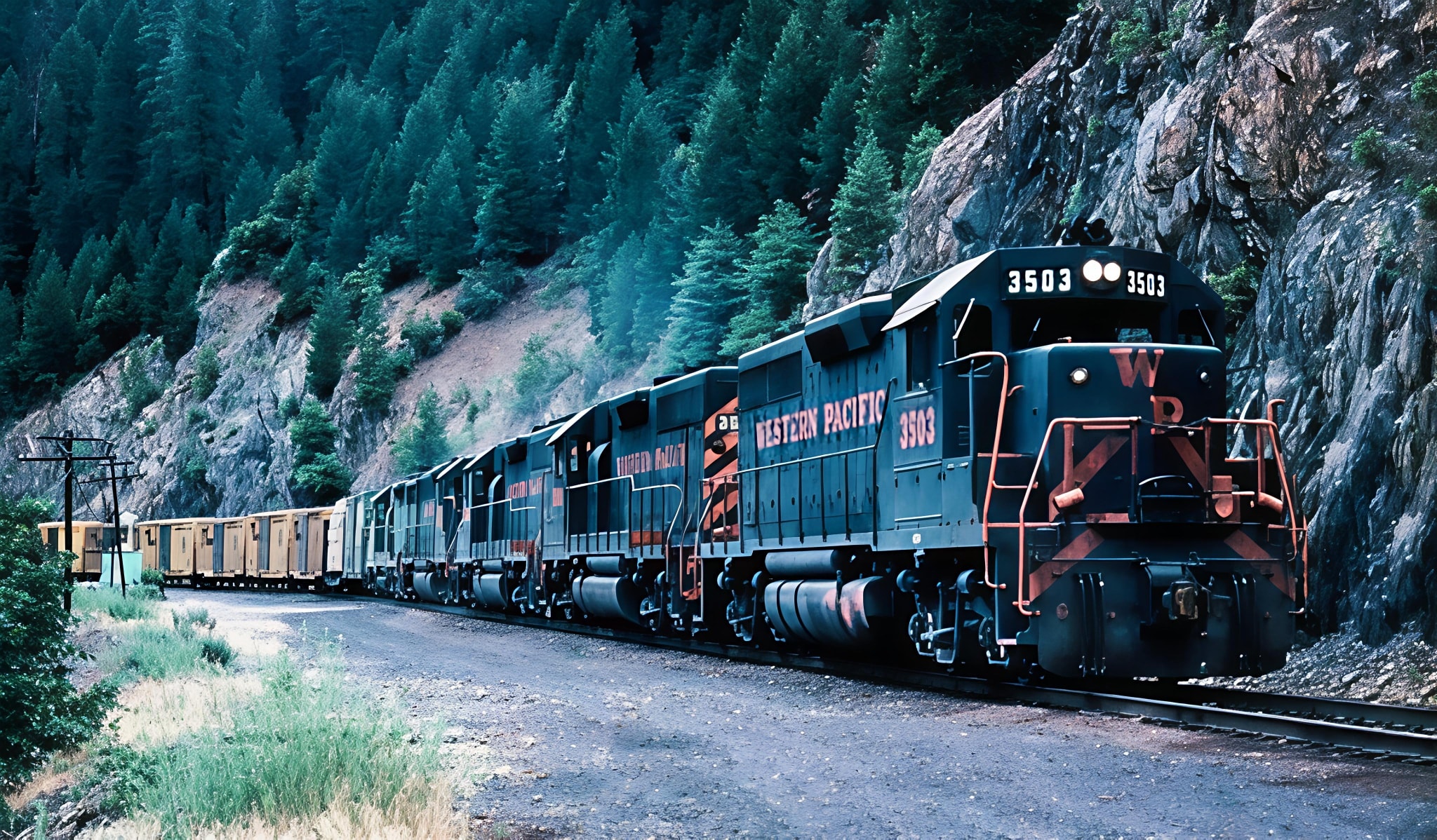 Southern Pacific GP40P-2 #3197 wearing its Bicentennial livery